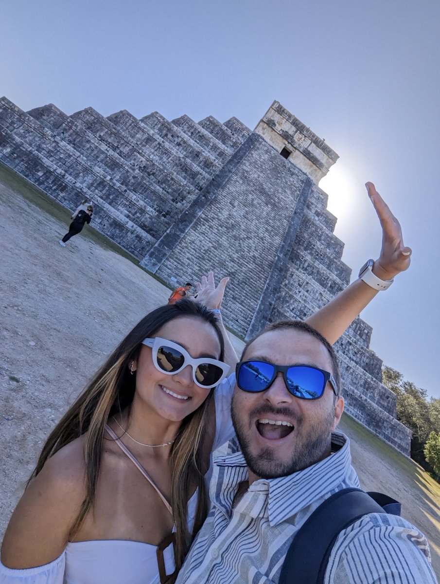 vanerono's tweet photo. Cuando revives momentos y te sale una sonrisa…el amor en fotos!! 💓💖 https://t.co/ZBZhKIumcR