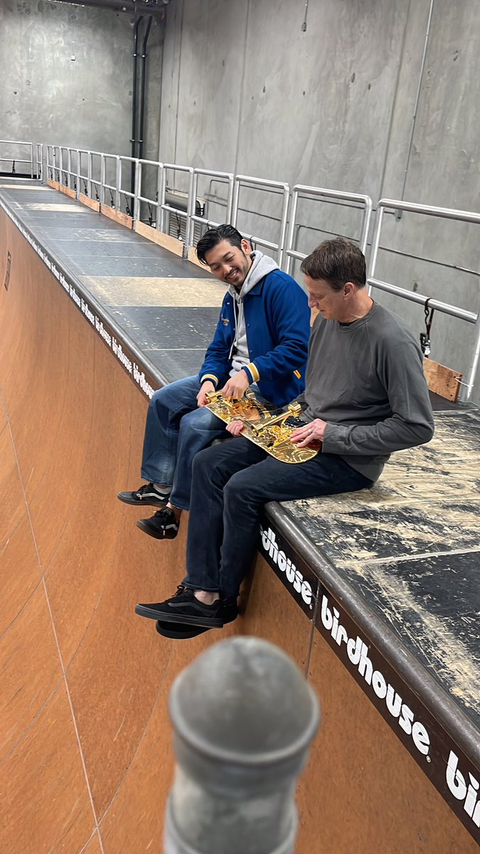 So, I got to show off my new deck to Tony Hawk.

<a href="/Azuki/">Azuki</a>