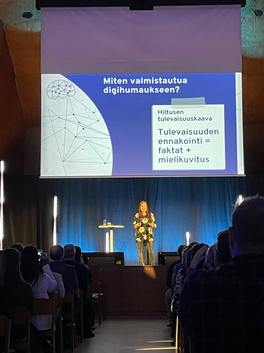 Näyttääkö aika yksinkertaiselta kaavalta vai? Mutta miten tunnistetaan faktat väärästä tiedosta ja miten saataisiin mielikuvitus valjastettua päivittäisessä tekemisessämme… Kiitos ⁦<a href="/elinafuturist/">Elina Hiltunen 🌲🇫🇮🇪🇺🏳️‍🌈👩‍🔬☮️⚛️🌍♻️🔮🐕📙</a>⁩ inspiroivasta esityksestä! ⁦<a href="/DVVfi/">Digi- ja väestötietovirasto</a>⁩ #digihumaus