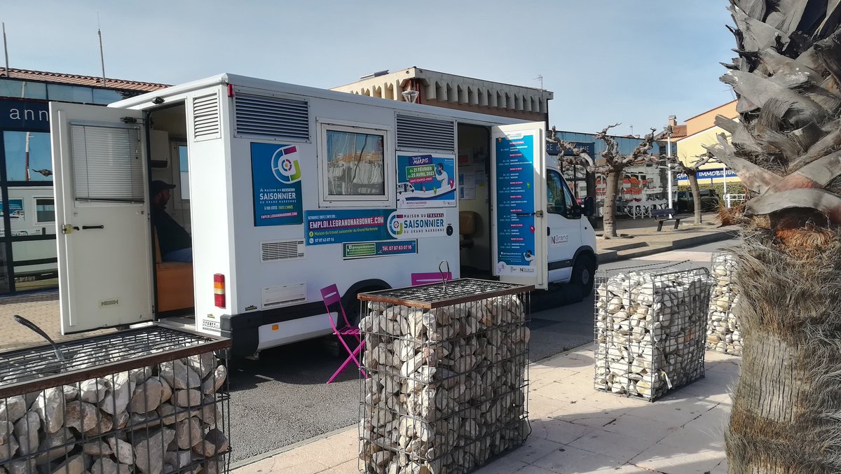 viaOccitanieTV's tweet image. #PortLeucate La maison du travail saisonnier du Grand Narbonne continue sa tournée dans les communes du département de l'Aude. Tous les mardis, dans ce camion, les demandeurs d'emploi peuvent venir postuler pour  trouver un travail pour la saison estivale qui arrive. #Emploi