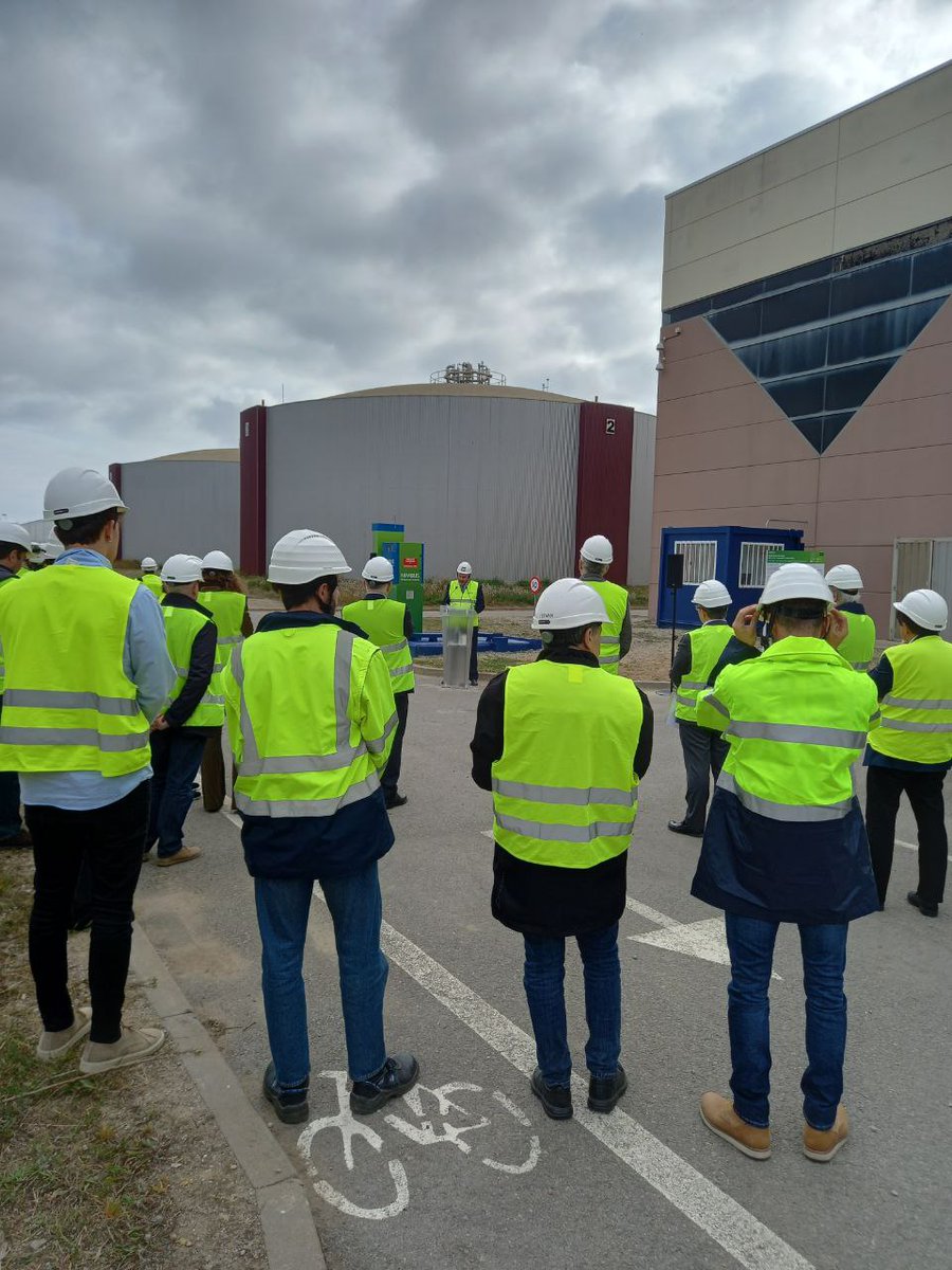 El projecte #LifeNimbus fa un pas més!

Avui inaugurem la planta de producció de biometà a partir de llots de depuradora.

Aquesta iniciativa, liderada per <a href="/Cetaqua/">Cetaqua</a>, permet generar combustible sostenible per als autobusos urbans 🚍.

#PujaAlNimbus