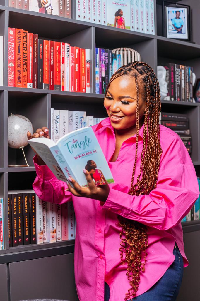 Bua_News's tweet image. Hey TUT Fam!
BUA Student Newspaper  Choose Takalani Mutshinyana as it's a Choose Day.
Takalani is a TUT Alumni. She studied Public Finance and Accounting and an Author of seven books. 
For more on her story please check out on our BUA Issue that will be out after recess.