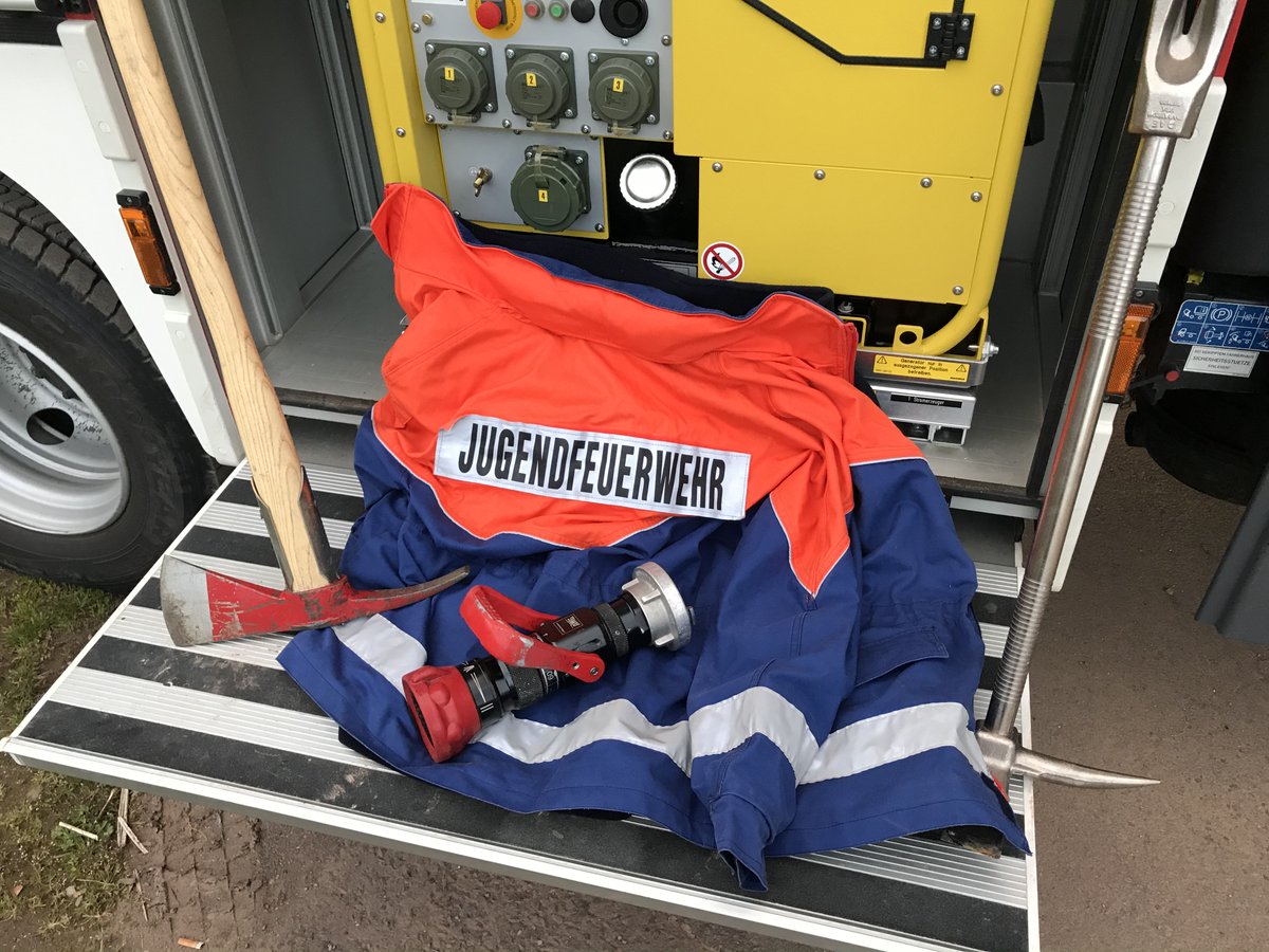 🚒 Morgen Abend findet um 17:30 Uhr dir nächste Übung der Jugendfeuerwehr statt. 
Alle Kinder zwischen 10-16 Jahren sind herzlich willkommen, sich die Jugendfeuerwehr einmal anzuschauen.