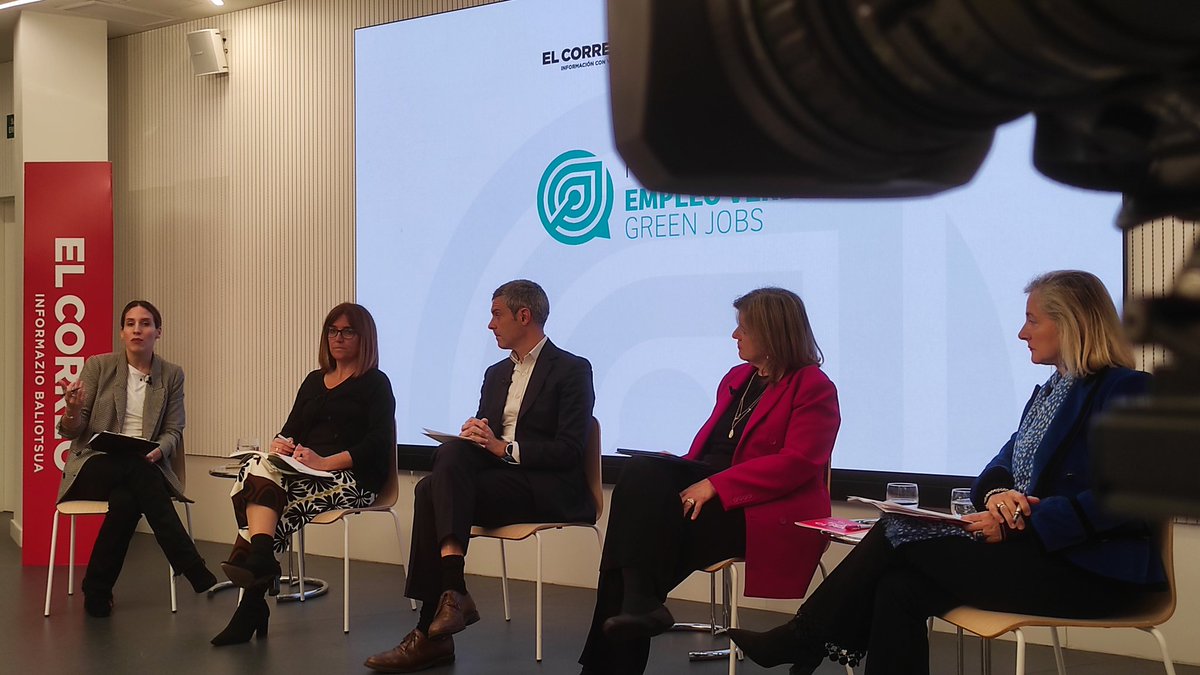 𝗳𝗼𝗿𝗼 𝗘𝗺𝗽𝗹𝗲𝗼 𝗩𝗲𝗿𝗱𝗲 𝗚𝗿𝗲𝗲𝗻 𝗝𝗼𝗯𝘀 organizado por <a href="/elcorreo_com/">El Correo</a> junto con 𝐀𝐜𝐥𝐢𝐦𝐚 𝐁𝐚𝐬𝐪𝐮𝐞 𝐄𝐧𝐯𝐢𝐫𝐨𝐧𝐦𝐞𝐧𝐭 𝐜𝐥𝐮𝐬𝐭𝐞𝐫. La periodista <a href="/MartaMadruga/">Marta Madruga</a> fue la encargada de conducir el foro.
Colaboramos como operador de cámara para <a href="/Extrana_pareja/">LaExtrañaPareja</a>