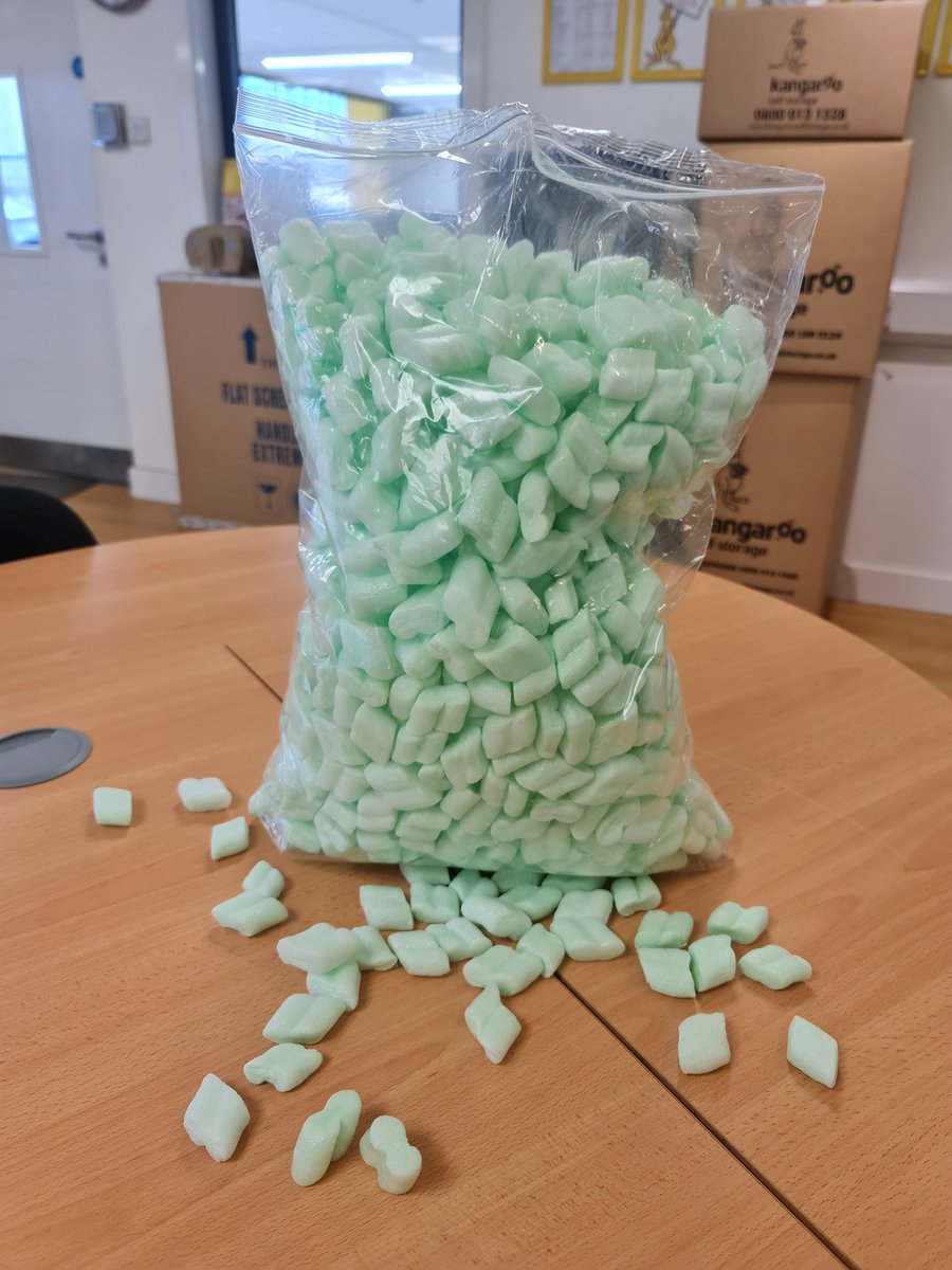 KangarooEdi's tweet photo. Do you wanna play a game👀?
Guess how many beans are in the bag🫘...
If guess correctly, you could win a free Easter Egg🐰
#Easter2023 #HowManyBeans #Easter https://t.co/wQwSCaZjp9