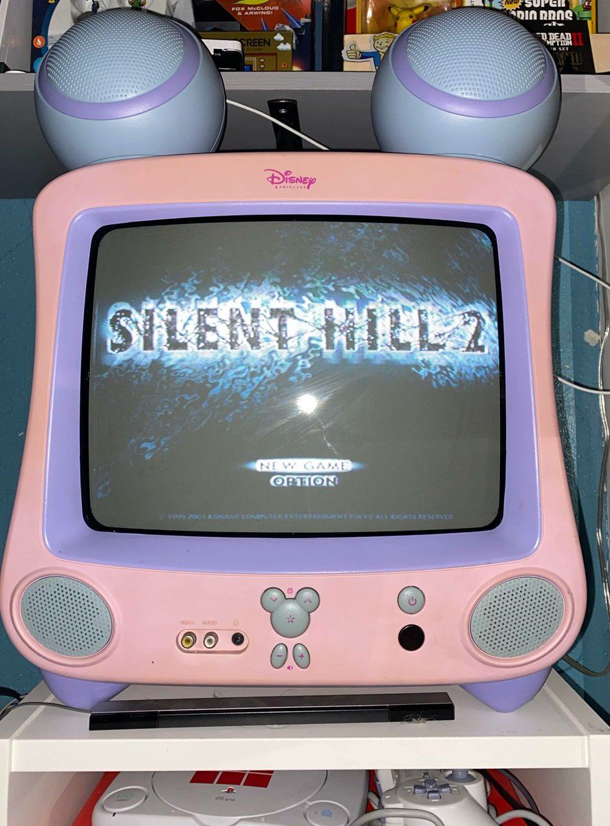 NumskullDesigns's tweet photo. the only correct way to play Silent Hill 2 https://t.co/9kD4G2tEaM