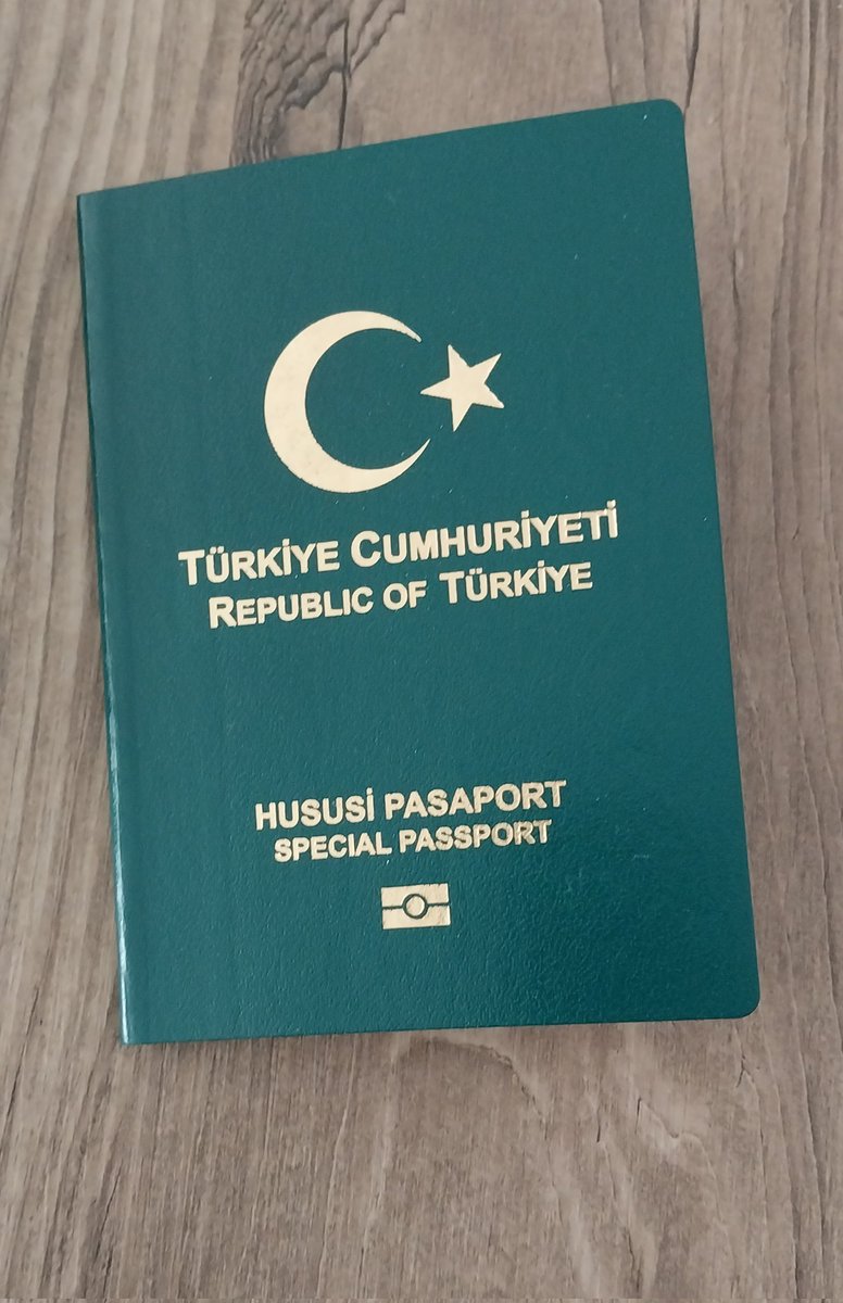 CuzunHoca's tweet photo. Aralik ayından beri bekliyordum teşekkürler @TCNufusDestek sayesinde pasaportum ulasti inşallah diğer aile bireyleriminde en kısa sürede ulaşacak https://t.co/XQVwbjEWIi
