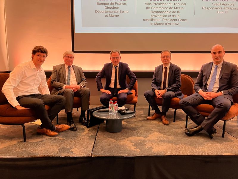 Fideliance's tweet photo. [Se réunir] Vendredi nos équipes Responsables de Clientèle sont réunies à Marne-la-Vallée pour une journée de travail axée sur nos clients.

Une journée riche en partages et conviviale.

#client #teamfideliance #ensemble #inspiration #partage https://t.co/ClfZHzYHow