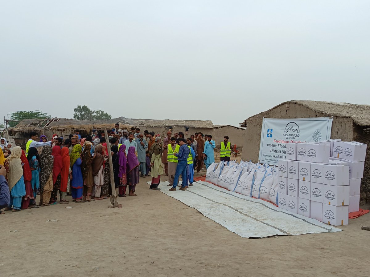 CSP_Pak's tweet image. Reaching out Flood affected families in Sindh and facilitated most affected households along with #Kashmir Fund DK, #CSP hosted a ration drive in Shikarpur.
This Ramadan, donate your Zakat and Sadqah for those who are waiting for it';
URL: csppk.org
