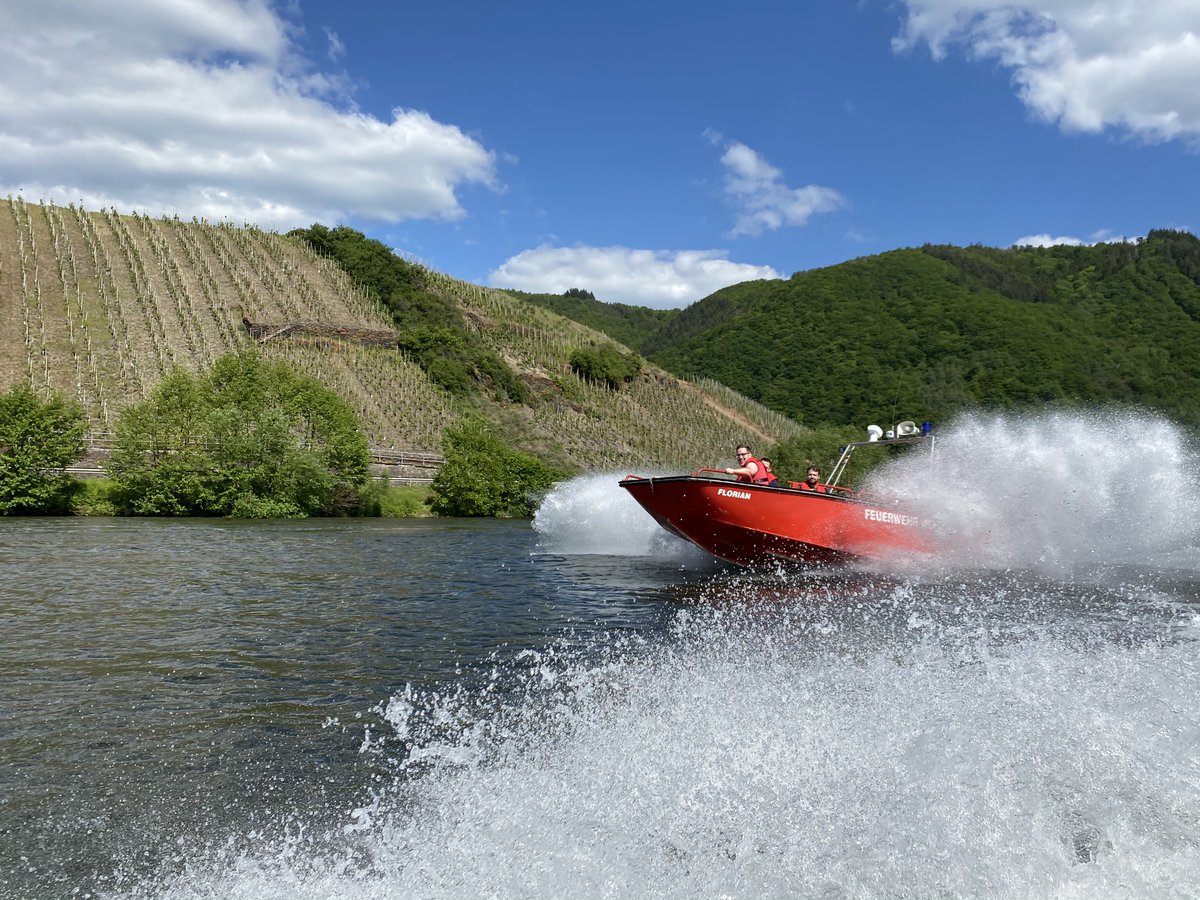 🚒Übung Feuerwehr🚨
am 14.04 findet um 19:15 Uhr die nächste Übung der Feuerwehr statt. Interessierte zwischen 16 und 55 Jahren sind gerne willkommen, sich die Arbeit der Feuerwehr einmal anzuschauen.