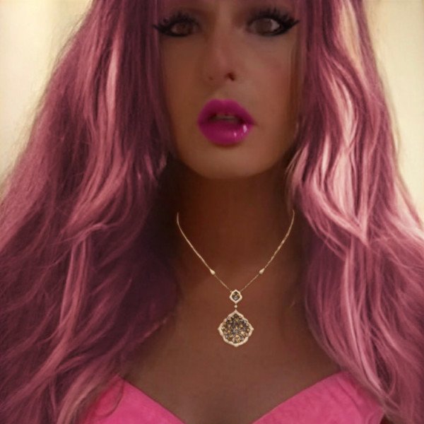 BirchPlace's tweet photo. She loves chatting to other sissies and doms https://t.co/vqJxQGtLmO #sissy https://t.co/I5Ea7lv0Np