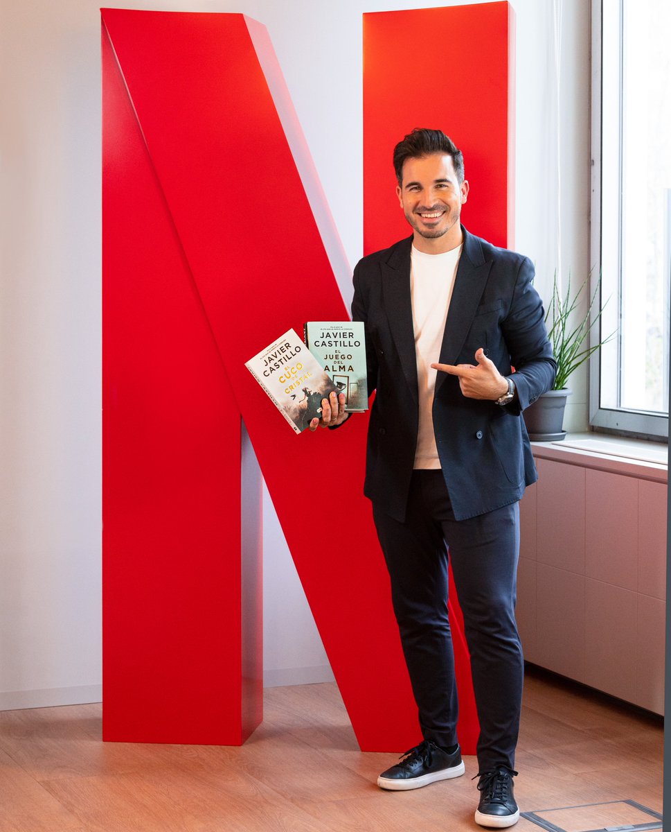 Llevo unas semanas con unas ganas increíbles de poder contaros esto, celebrándolo a escondidas hasta que todo fuese oficial, y al fin puedo anunciar a viva voz que estaré trabajando junto a <a href="/NetflixES/">ɐñɐdsƎ xı̣ןɟʇǝN</a> para adaptar dos más de mis historias y llevarlas de su mano a todo el planeta.