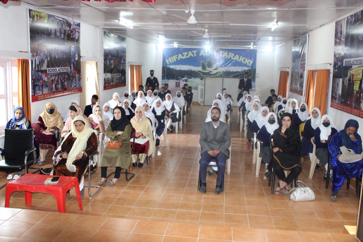 Nusaratkhan11's tweet photo. Zorawar Garrison organized Screening of Documentary on G-20 Summit for the students of Hamid Chara AGS, Chandigam

#IndianArmy 
#ProsperousKashmir 
#YouthofKashmir
#VandeMaTaram
#IAmKashmir
#SentinelsofLolab
#ProsperousKashmir https://t.co/YBvrDM9DAU