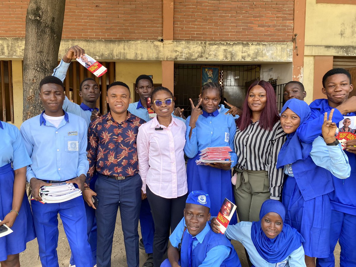 sicklecellnig's tweet photo. Sensitisation of school students at Atunrase Senior High School on Monday, 27th March 2023.
...
https://t.co/uq4J2EIwdg
#LUTHPharmacyInterns
#SickleCellAwareness #EducationForAll #BreakTheCycle #GenotypeTesting #SickleCellWarrior #SickleCellEducation #SurvivingSickleCell https://t.co/aoTbAa0SbA