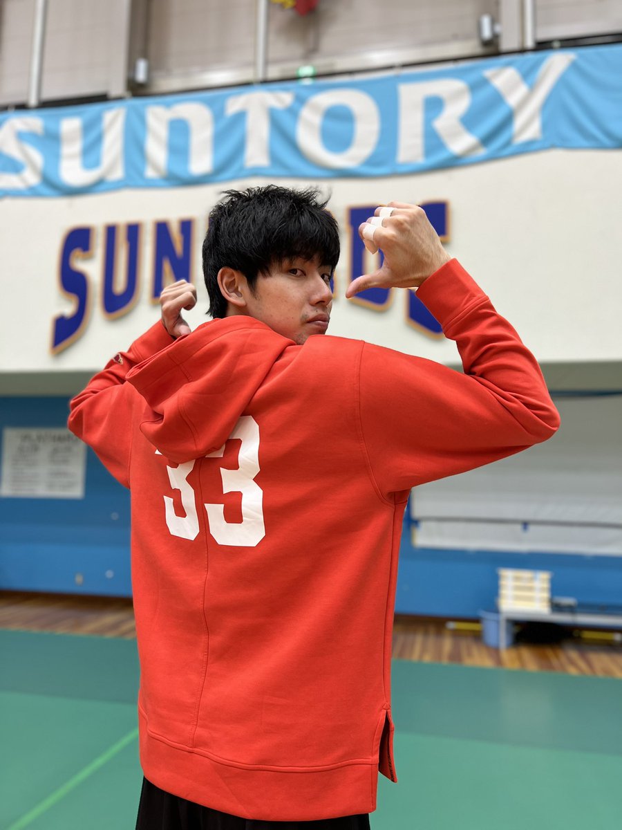 サンバーズ限定の #アンダーアーマー 製フーディー＃33を #小野遥輝