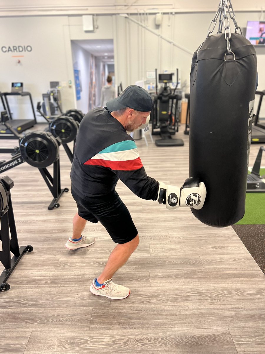 Did feel the best today holiday blues Ect straight in the gym 15 rounds of hard bag work little shadow boxing only an hour session but I now feel great anyone out their struggling get to the gym &amp; out the pubs #mentalhealth #boxing #motivation #selfcare #MentalHealthMatters