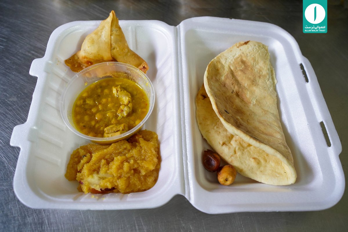 رمضان دسترخوان :
اللہ والے ٹرسٹ کی طرف سے 
"رمضان افطار" 
غریب طبقے کے لیے تقسیم کردہ کا افطار مجموعہ 
ٹیم اللہ والے ٹرسٹ
#Allahwalaytrust #iftar2023 #ramzan2023 #ramzanmubarak   #ZeroHungerZeroWaste  #AWT #RamzanRation #RamzanKareem #RamzanBlessings #helpingpoorpeople