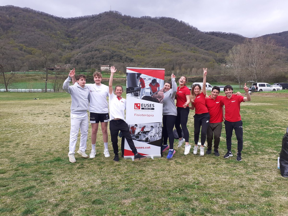 EUSESAlumni's tweet photo. Durant el passat cap de setmana vam estar presents en diverses proves esportives realitzant els nostres habituals voluntariats! 👏  

Diversos estudiants de Fisioteràpia d'@EUSES_Oficial van realitzar massatges a la @romanicextrem. https://t.co/JGAA4d7Sye