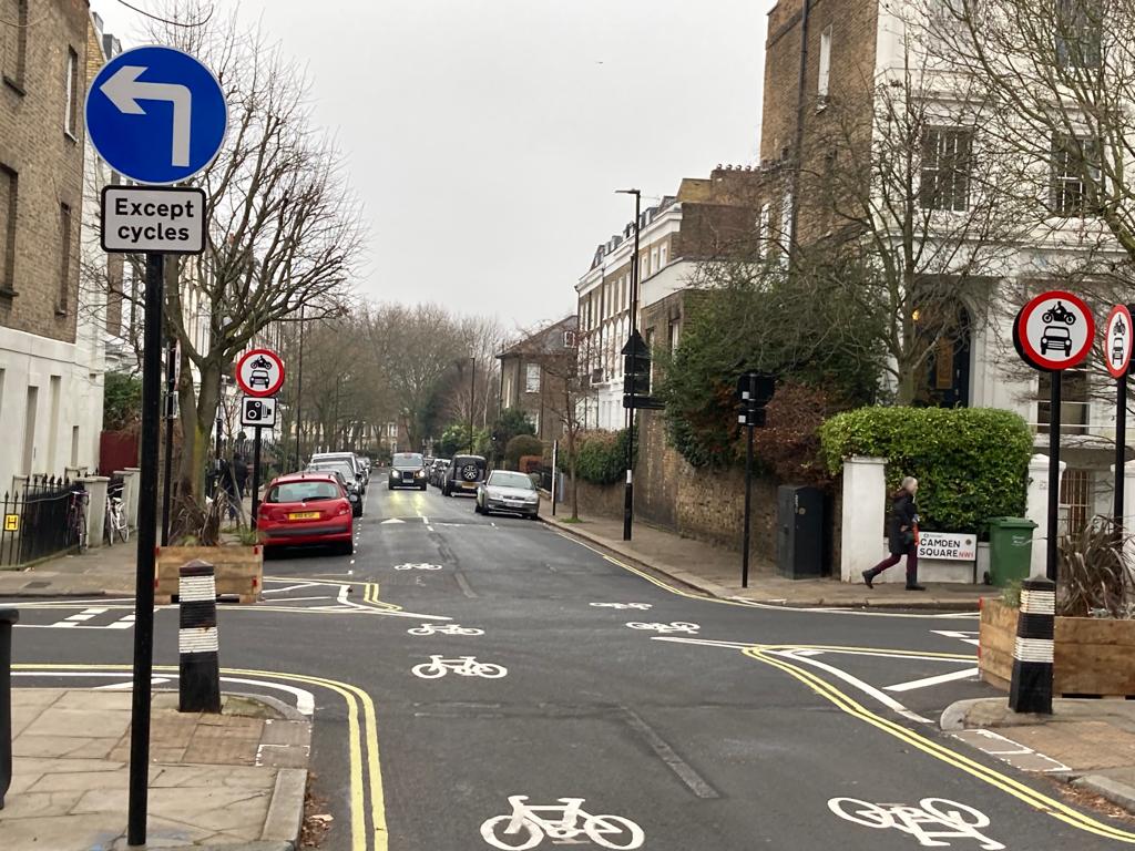 CamdenCouncil's tweet photo. 🚨 We made a mistake on our online map. We are proposing to keep the U-Turn restriction on North Villas. To be fair we're extending the Camden Square consultation deadline to 11/4/23.  To revise your feedback, email: safetravel@camden.gov.uk https://t.co/wfvsKXVY4Q https://t.co/BUZrFXvsFr