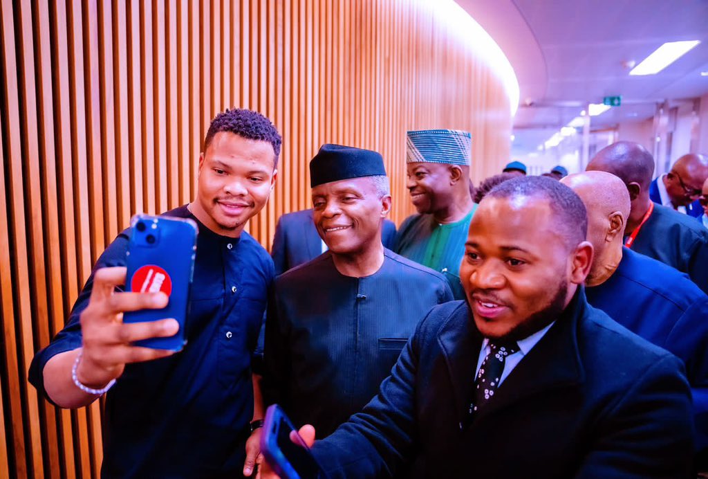 JustTbaba's tweet photo. Caption; Vice President Yemi Osinbajo SAN delivers a lecture on “Changing Africa in a Shifting Global Landscape” at the Africa Leadership Centre” at Kings College, London, United Kingdom. 27th March 2023. Photos; Tolani Alli https://t.co/rvWQ9v7bqa