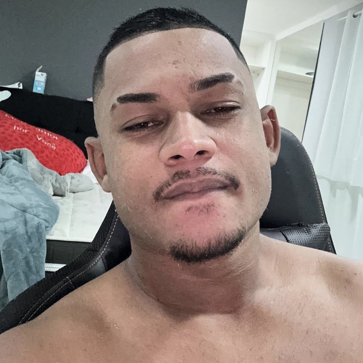choquei's tweet photo. 🚨FAMOSOS: Bia Miranda ao anunciar término com Gabriel: “Só ficava no videogame, não ligava pra mim”. https://t.co/OcZcMdUX62