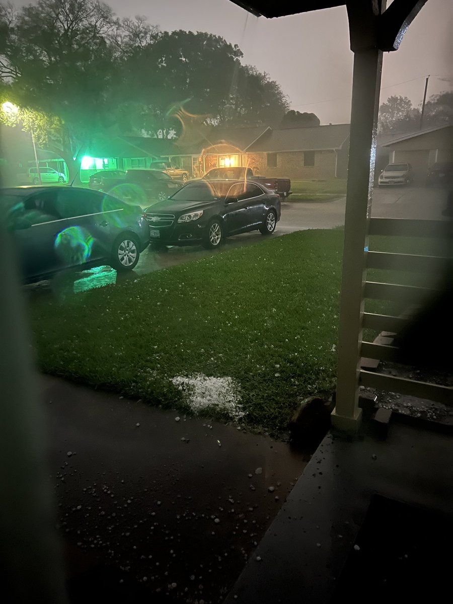 dustinescobar's tweet photo. Just came down hard at my house in DP https://t.co/3BUUudTr3Z