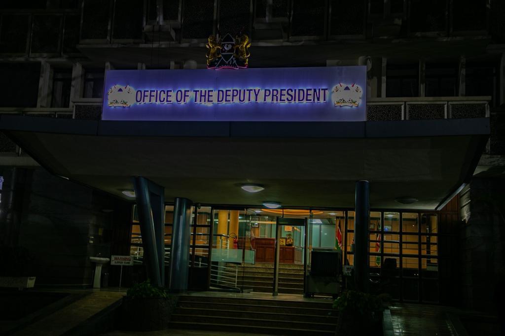 citizentvkenya's tweet photo. “It is a beautiful day to strive and make our nation better” - DP Gachagua says he reported to office at 5:00 am on Tuesday https://t.co/pXoxZKHbln