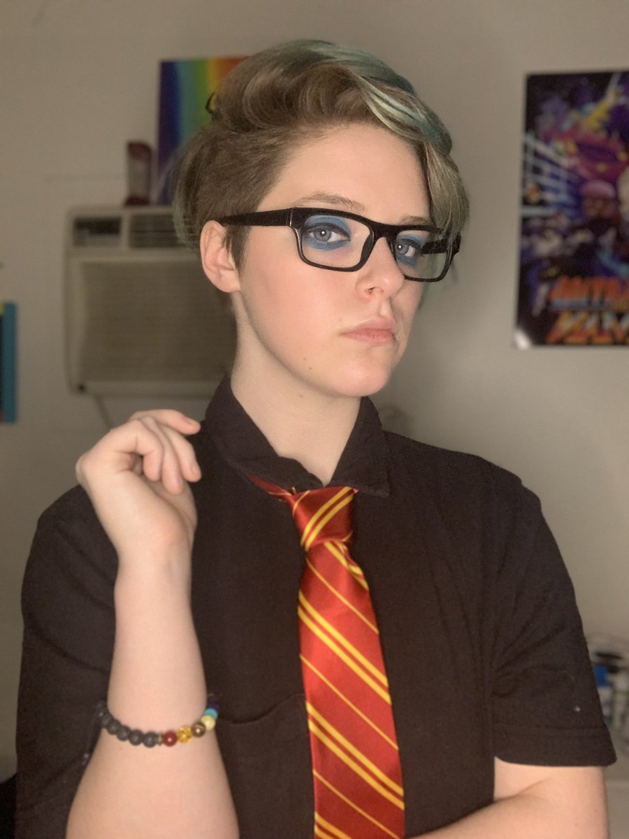 shittycosplayer's tweet photo. This cosplay made me realize I feel so awesome wearing a tie, I will wear this tie and shirt all the time, my life will be a constant Logan cosplay @ThomasSanders ties affirm gender, confirmed https://t.co/swlcWf1Ivn