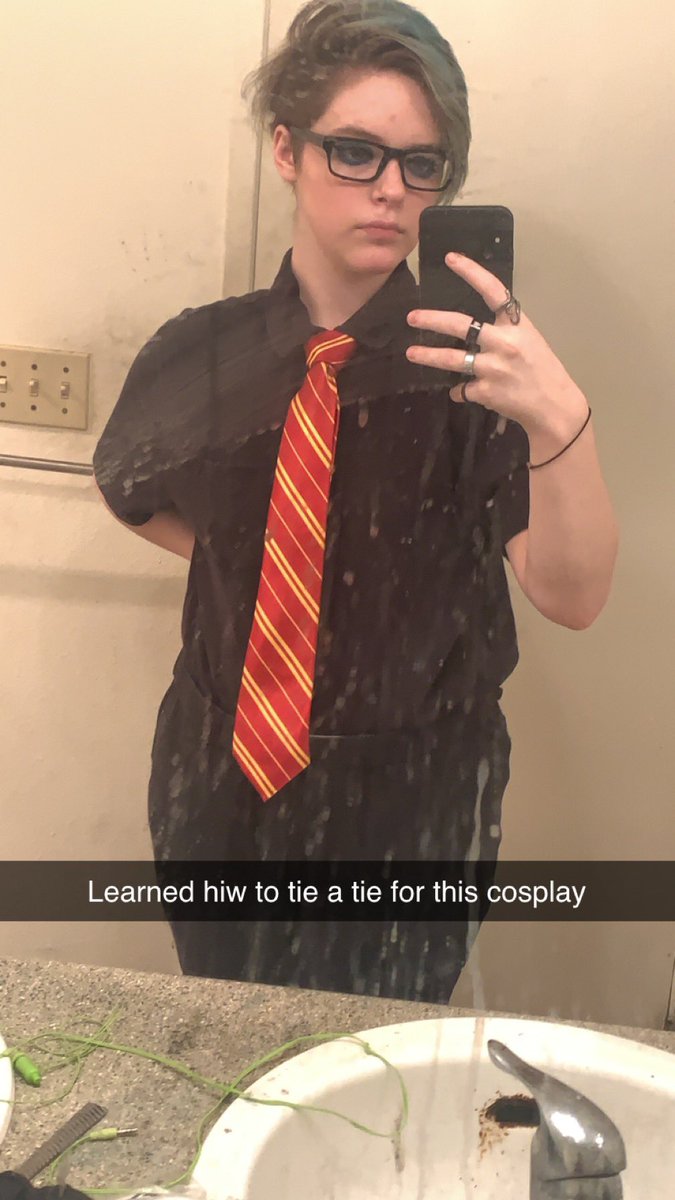 shittycosplayer's tweet photo. This cosplay made me realize I feel so awesome wearing a tie, I will wear this tie and shirt all the time, my life will be a constant Logan cosplay @ThomasSanders ties affirm gender, confirmed https://t.co/swlcWf1Ivn