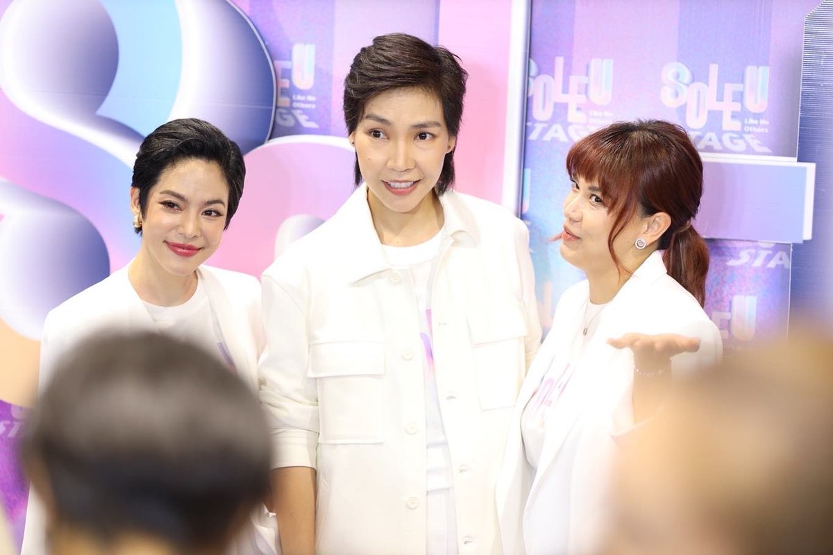 rosesirintip's tweet photo. Thank u everyone for coming to show your support at #SoleUstage on Sat. What would i do without you ❤️

ขอบคุณทุกคนที่มาให้กำลังใจ @soleuent เมื่อวันเสาร์นะคะ รักน้า ❤️❤️ https://t.co/e3l3SJ8cSl