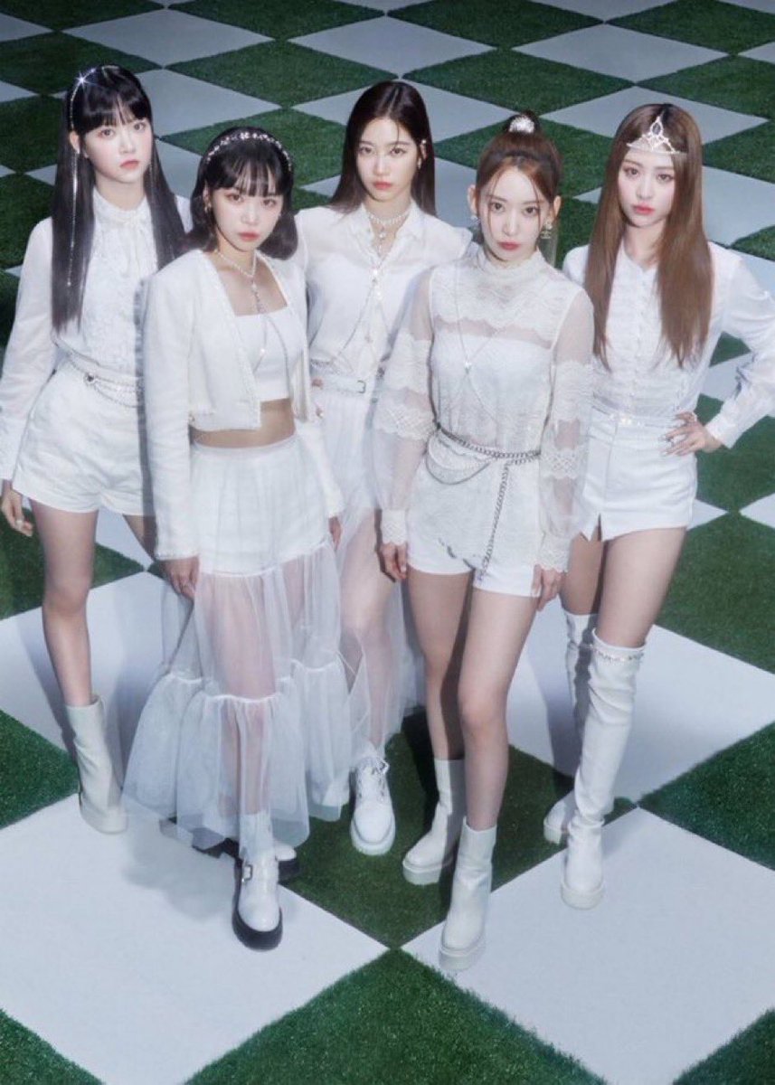 #FEARLESS_JP by <a href="/le_sserafim/">LE SSERAFIM</a> returns to the #1 Spot on the ABC JPOP Album 200 Chart for a 7th Week  selling 27,000 Copies(600,000 Total Copies)