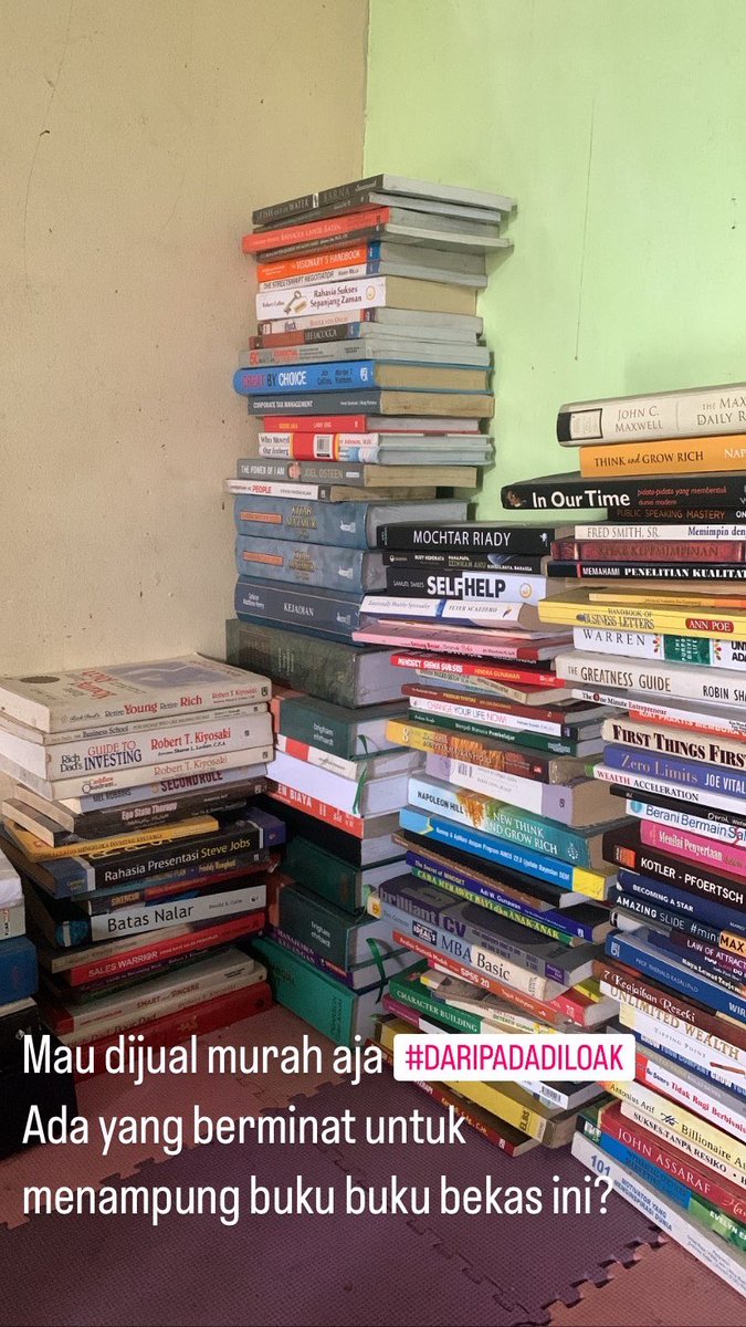 mariokeryapy's tweet photo. [Garage Sale]

Buku-buku masih layak baca.
Ada yang masih mint condition alias belum pernah dibuka dari plastiknya.

Mau dijual aja #daripadadiloak
Silakan DM aja kalau ada buku yang menarik ya https://t.co/ir0qxcOTNO