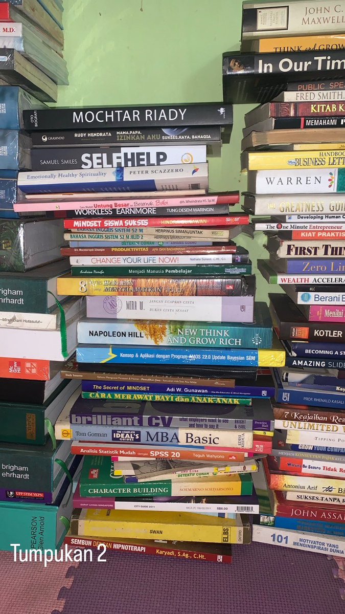 mariokeryapy's tweet photo. [Garage Sale]

Buku-buku masih layak baca.
Ada yang masih mint condition alias belum pernah dibuka dari plastiknya.

Mau dijual aja #daripadadiloak
Silakan DM aja kalau ada buku yang menarik ya https://t.co/ir0qxcOTNO