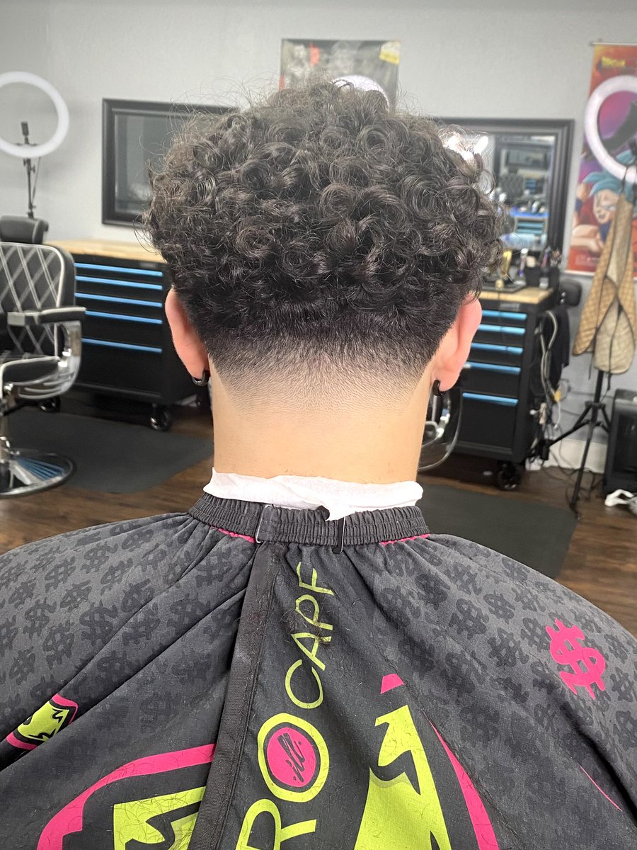 SavagEd361's tweet photo. #Barber #CCTX #RichFades https://t.co/5cI8dYPxIF