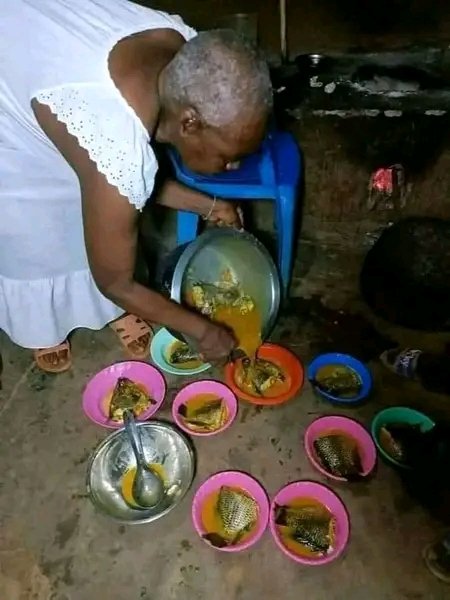 SamuelTatambuka's tweet photo. A mother will take care of ten children until they grow up, but the ten children will fail to take care of one mother 🤔🤔 #solidtruth https://t.co/rtUrpNqW3V