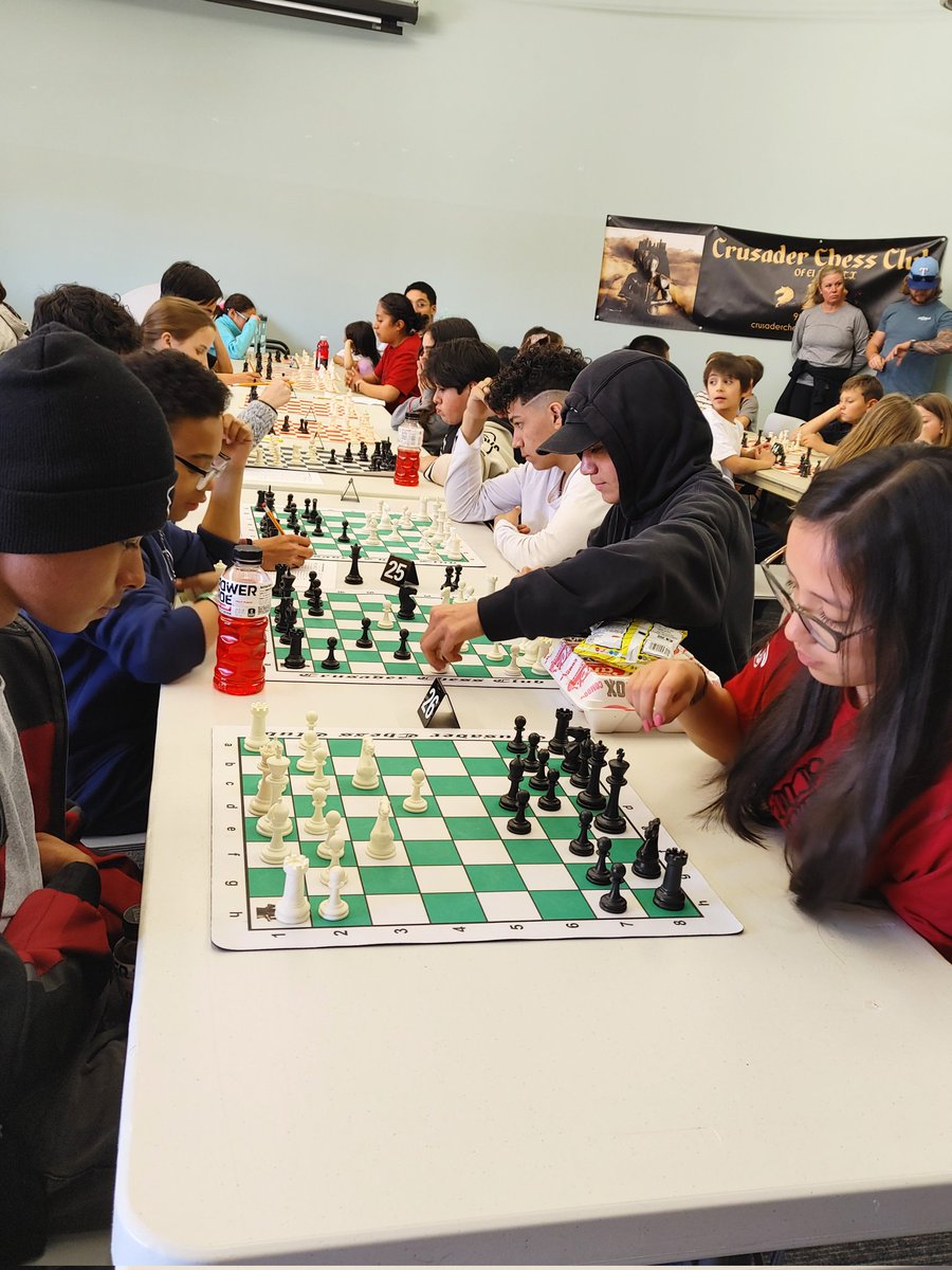 mrleebooks's tweet photo. This weekends #CobraChess Spring check in at the Judge Marquez @elpasolibrary with #CrusaderChess...a chance to think it through with familiar minds & some first time #chess connections. Thankful for the opportunity & time organizers give to let the children play. #ChessConnect https://t.co/DyEA0UeXD3