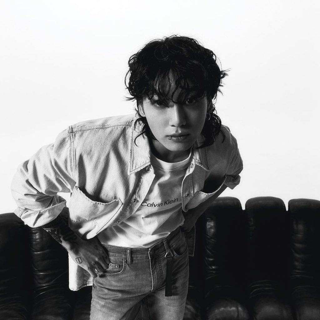 BIGHIT_INFO's tweet photo. Jungkook x Calvin Klein https://t.co/wqkGZYGile