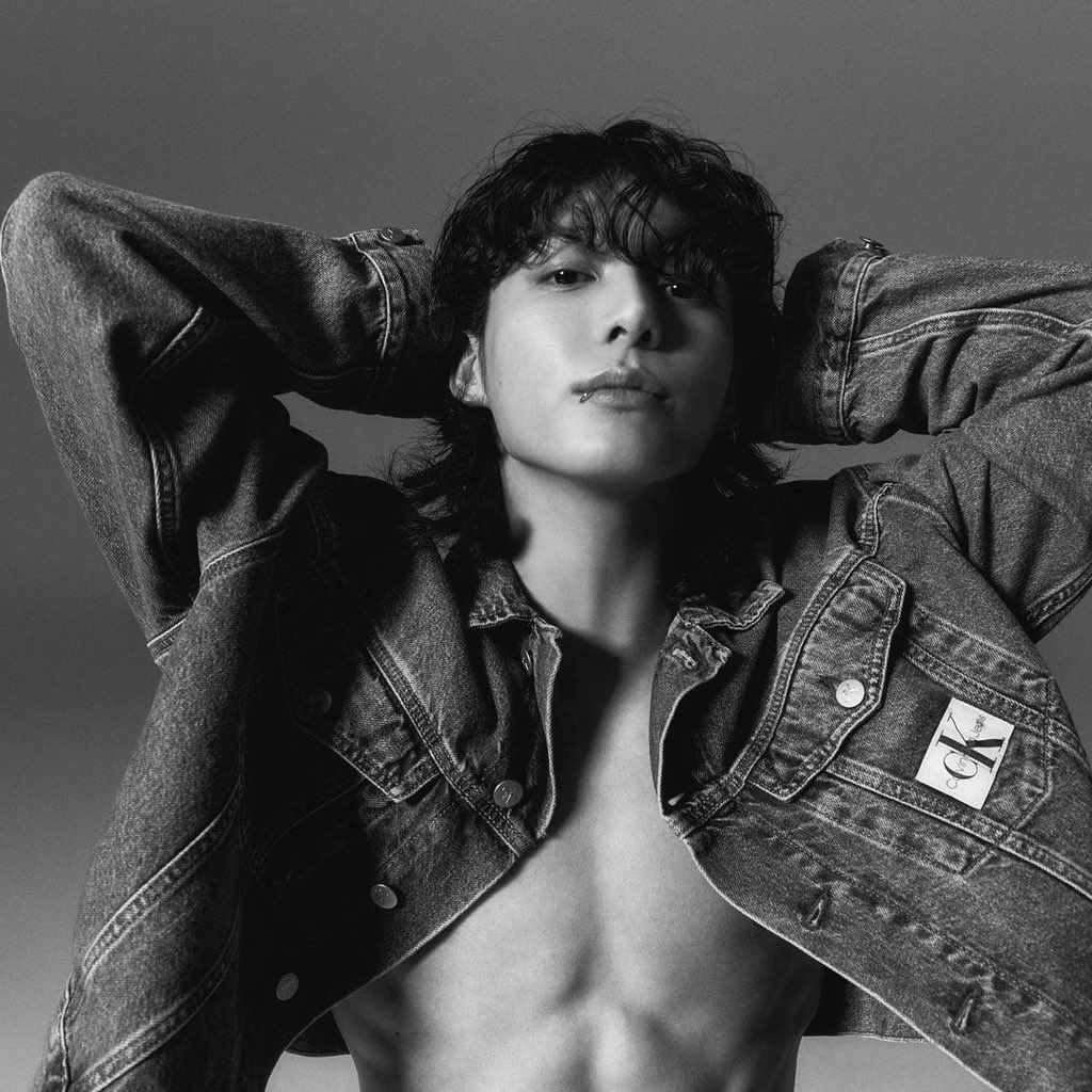 BIGHIT_INFO's tweet photo. Jungkook x Calvin Klein https://t.co/wqkGZYGile