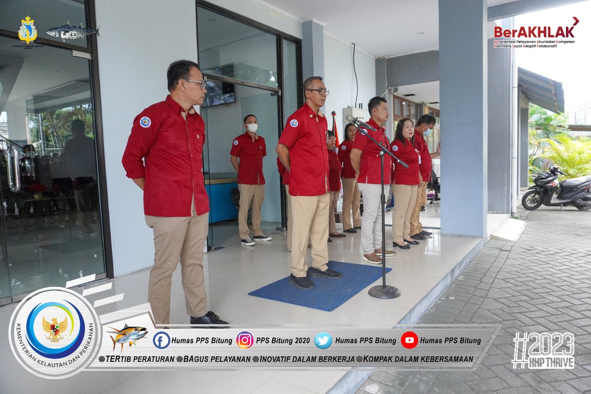 Humas_PpsBitung's tweet photo. (28/3) Dalam Pelaksanaan Apel pagi PPS Bitung yg dipimpin Frans Laurens, Kepala PPS Bitung Ady Candra  juga menambahkan dan mengapresiasi kepada seluruh Tim PNBP Pasca Produksi yang telah mengawasi penerapan PNBP Pasca sehingga dapat berjalan dengan baik. 
@adycandr @djpt_kkp https://t.co/LUT6cEbATd