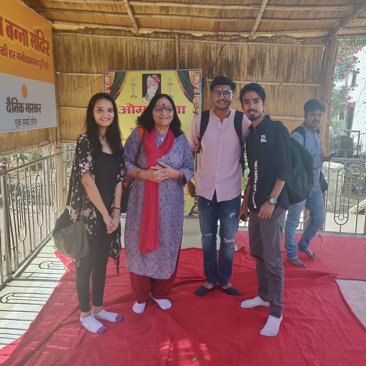 jyotikathju's tweet photo. At the Om Banna Temple
#BulletBabaTemple near Jodhpur,with students of @jodhpur_nift on 28th March,2019.
It is a shrine dedicated to Om Banna and a motorcycle.
The motorcycle is a 350cc Royal Enfield Bullet RNJ 7773. https://t.co/MTCc33jgop