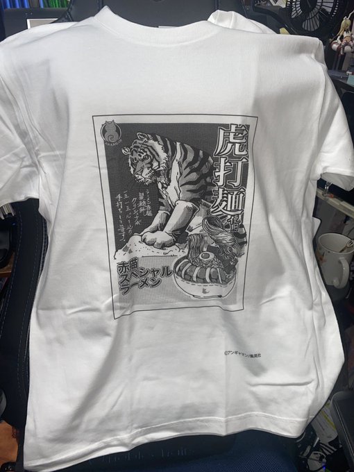 ジャンプラで注文したラーメン赤猫シャツ届いた!クリシュナちゃんかっこいい 