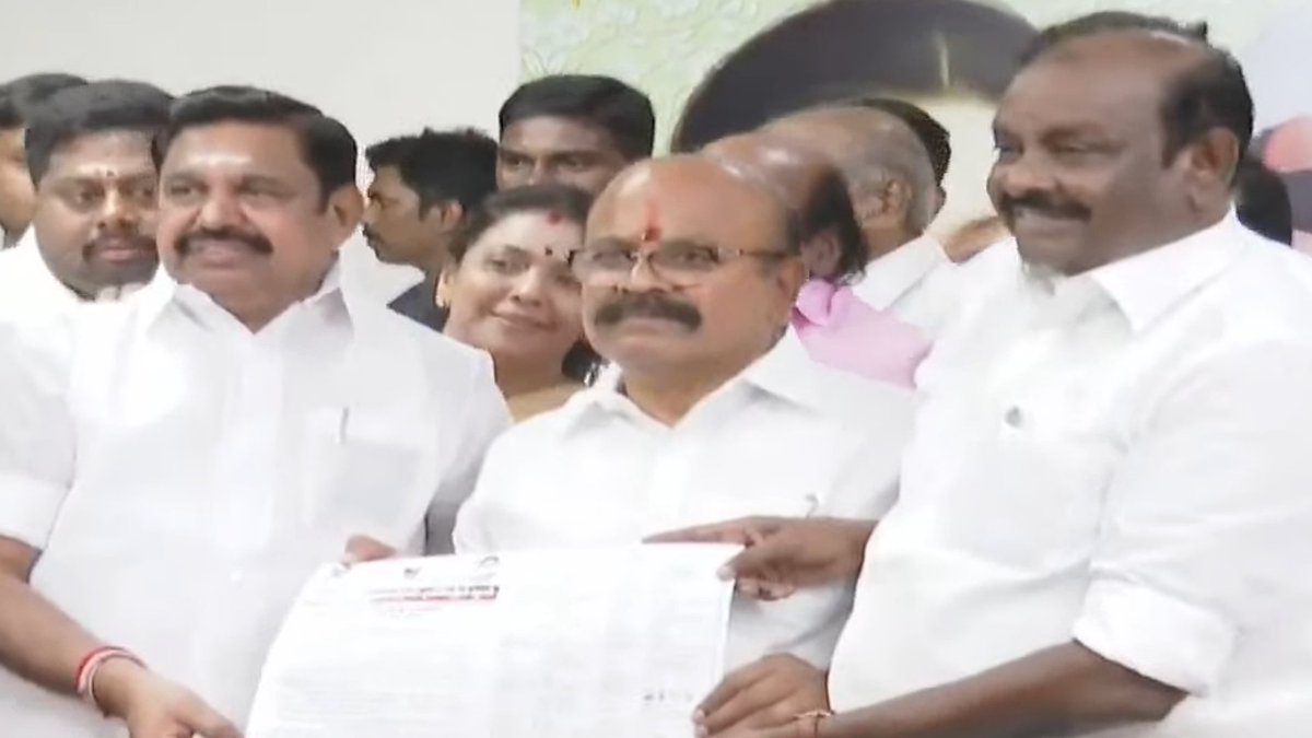 KovaiSathyan's tweet photo. பொதுச்செயலாளர் தேர்தல் முடிவு அறிவிக்கப்பட்டு‌. முடிவு சான்றிதழ் எடப்பாடியார் தேர்தல் ஆணையரிடம் பெற்றுக்கொண்டார்‌. கழகத்தின் மூன்றாவது அத்தியாயம் எடப்பாடியார் தலைமையில் துவக்கம்.

@EPSTamilNadu 
@AIADMKITWINGOFL https://t.co/RCcblzj5fo