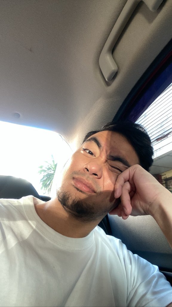 jonasdelro's tweet photo. your last selfie is who you are on the outside and your last meme is who you are on the inside https://t.co/62ESTBGU5U