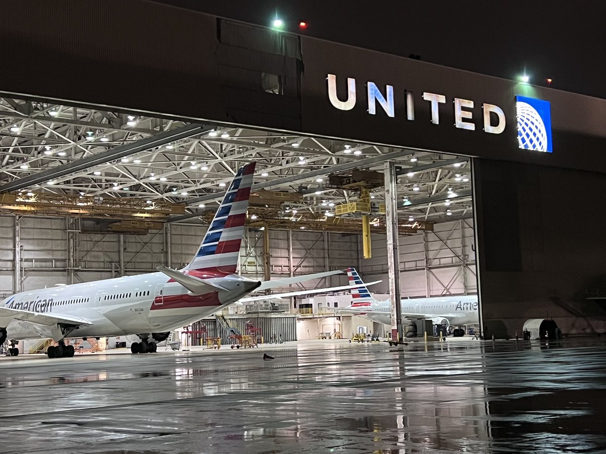 Aircraft Move Team tweet media