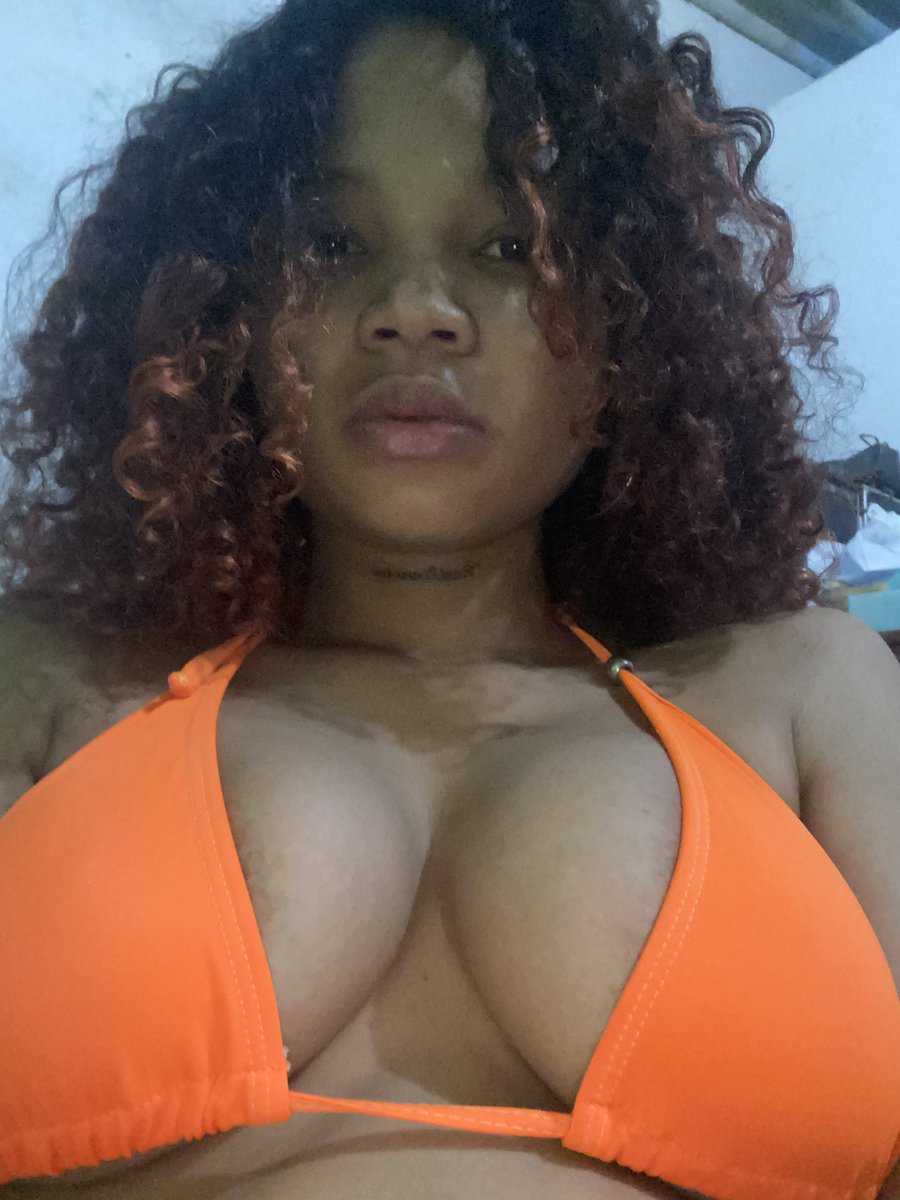 VivanChica's tweet photo. @onlyfansbump https://t.co/ZXGDMxqY9j https://t.co/J3kC9zaZkJ