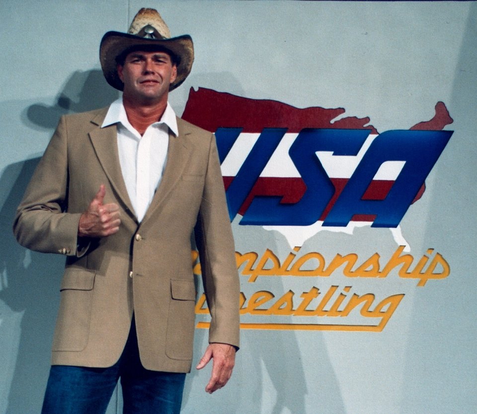 ring_span's tweet photo. Enjoying #RonFuller's #USAChampionshipWrestling circa April 1988! #WildcatWendellCooley in action; #HectorGuerrero Vs. #TommyAngel; USA Champion, #TheMongolianStomper (w./#RonWright) Vs. #BobEmery; Tennessee Champion #BuddyLandell Vs. #LarryStevens; + #GordonSolie on commentary! https://t.co/OTQcAAmME7