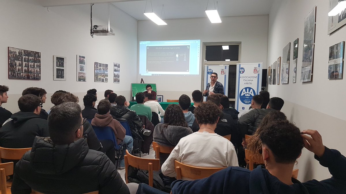 AiaTorreGreco's tweet photo. Riunione con il componente del settore tecnico Ambrosino Marcello

https://t.co/8z2FaGUlqy https://t.co/kwL9s2tbMN
