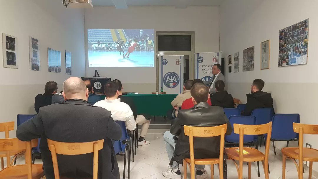 AiaTorreGreco's tweet photo. Riunione congiunta tra le Sezioni AIA di Torre del Greco e Torre Annunziata con il componente del settore tecnico Calcio a 5 Milito Felice

https://t.co/oaUeSXemgA https://t.co/yTjueo2O8n