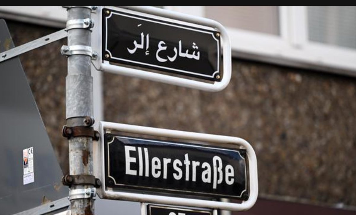 Das wars dann wohl mit #Deutschland. Spinnen jetzt alle. #Arabische #Straßenschilder und ihr wundert euch über #Ausländerhaß