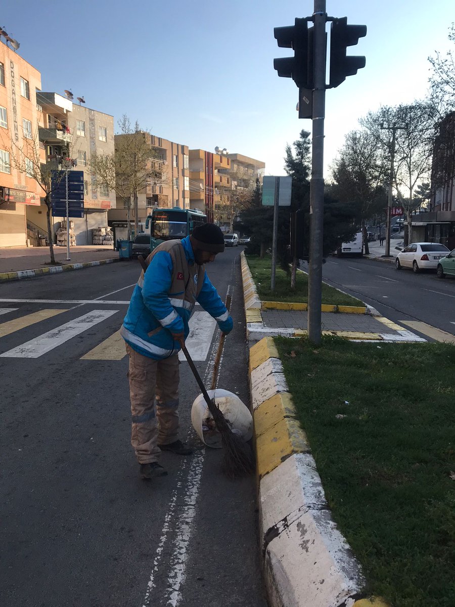 haliliye_bld's tweet photo. Pırıl Pırıl Haliliye. 

Temizlik İşleri Müdürlüğü Ekiplerimiz ilçemiz genelinde çalışmalarını sürdürüyor. https://t.co/J5SP7EuaUx